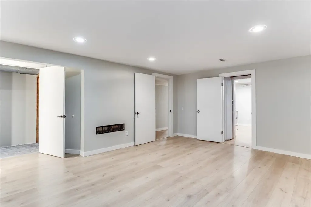 605 E Main Street Haven KS 67543