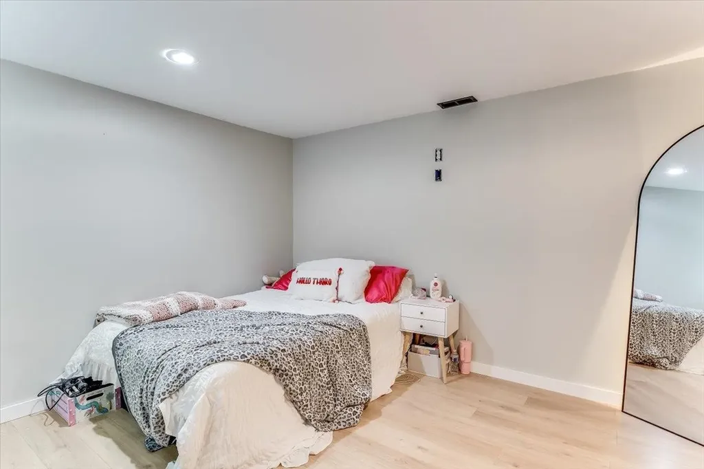 605 E Main Street Haven KS 67543