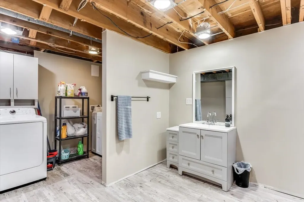 605 E Main Street Haven KS 67543