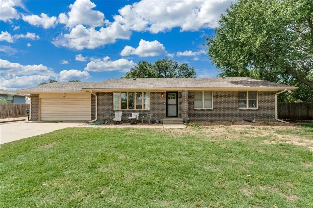 605 E Main Street Haven KS 67543