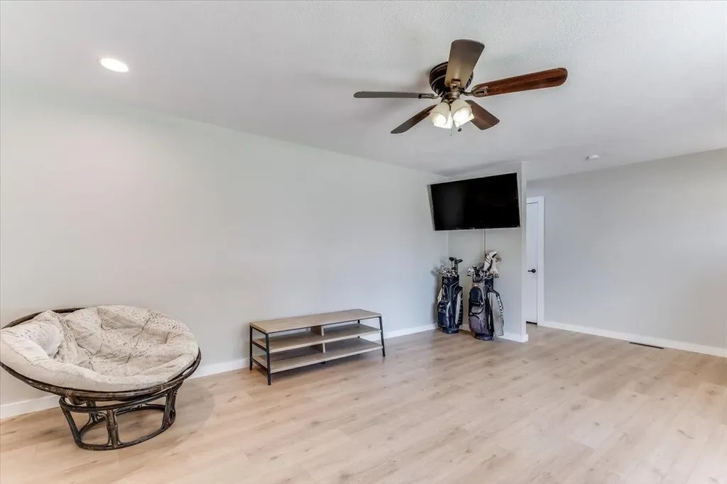 605 E Main Street Haven KS 67543