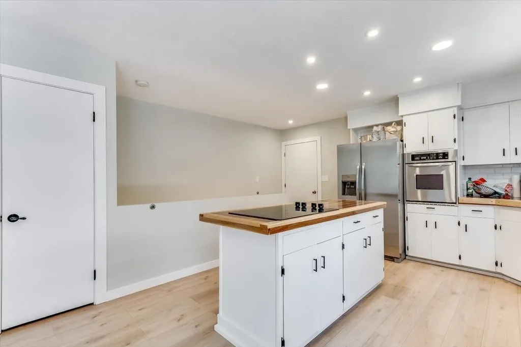 605 E Main Street Haven KS 67543