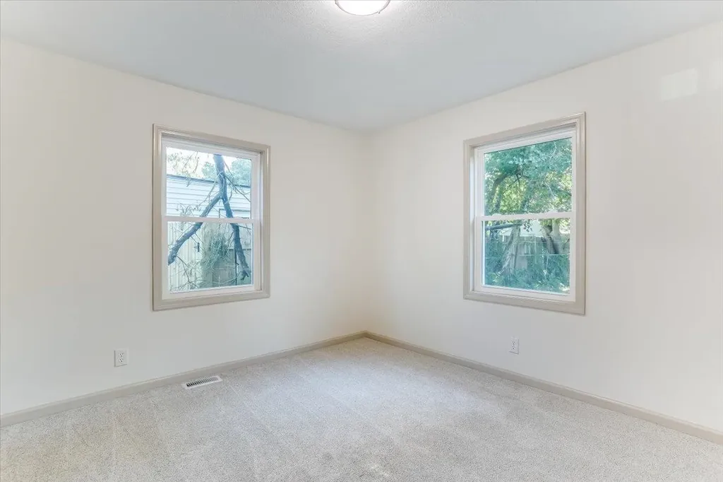 2022 N Woodland Wichita KS 67203
