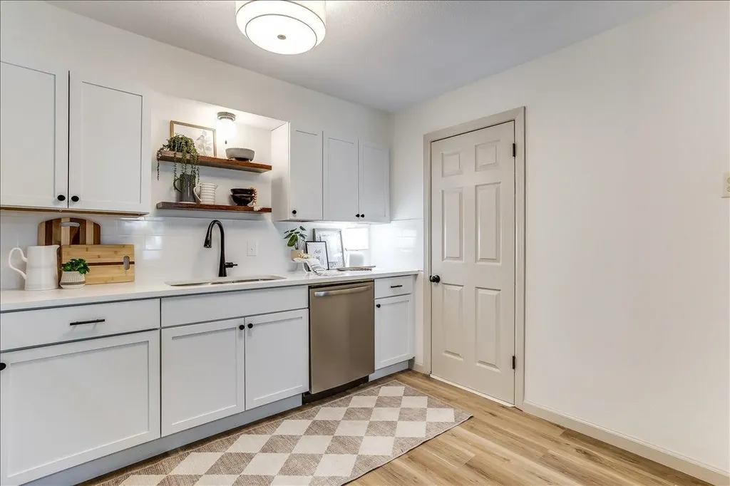 2022 N Woodland Wichita KS 67203