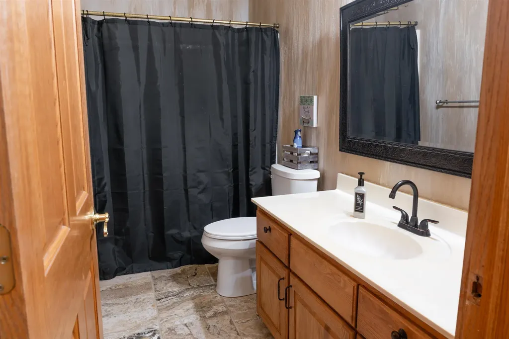 9 E Flanigan Drive Augusta KS 67010