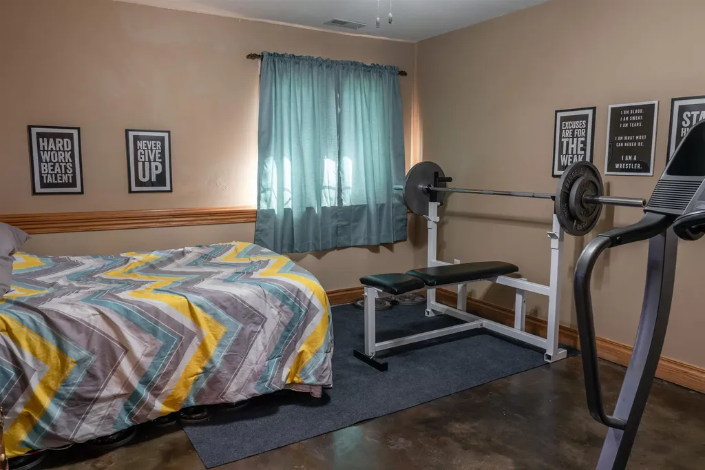 9 E Flanigan Drive Augusta KS 67010