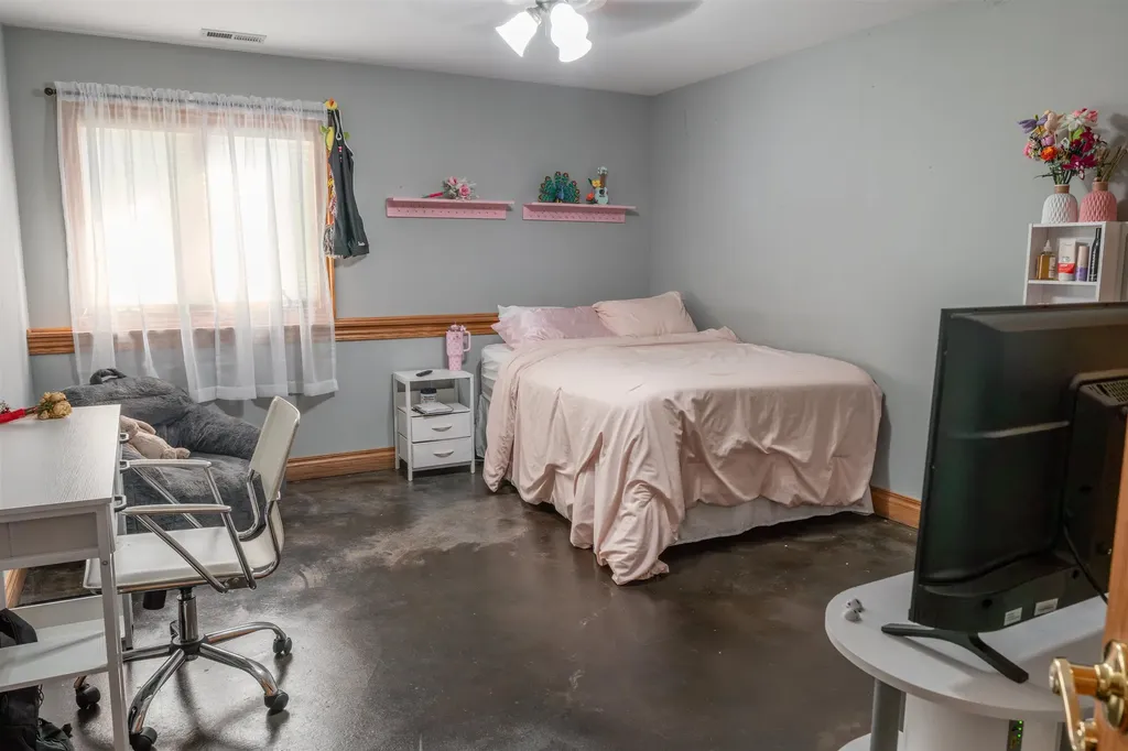 9 E Flanigan Drive Augusta KS 67010