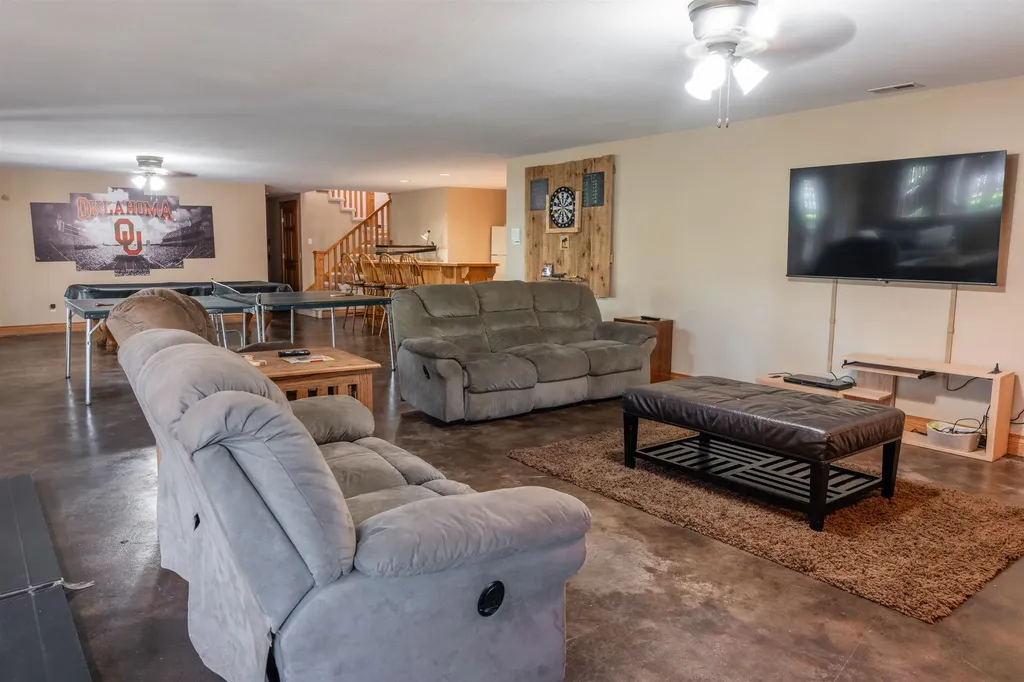9 E Flanigan Drive Augusta KS 67010
