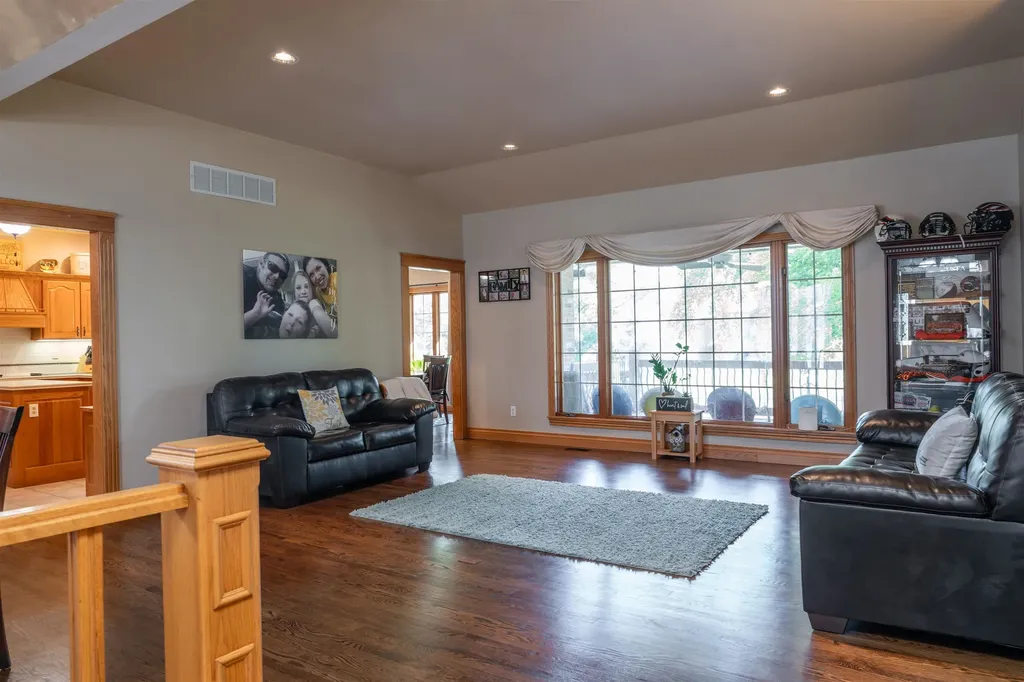 9 E Flanigan Drive Augusta KS 67010