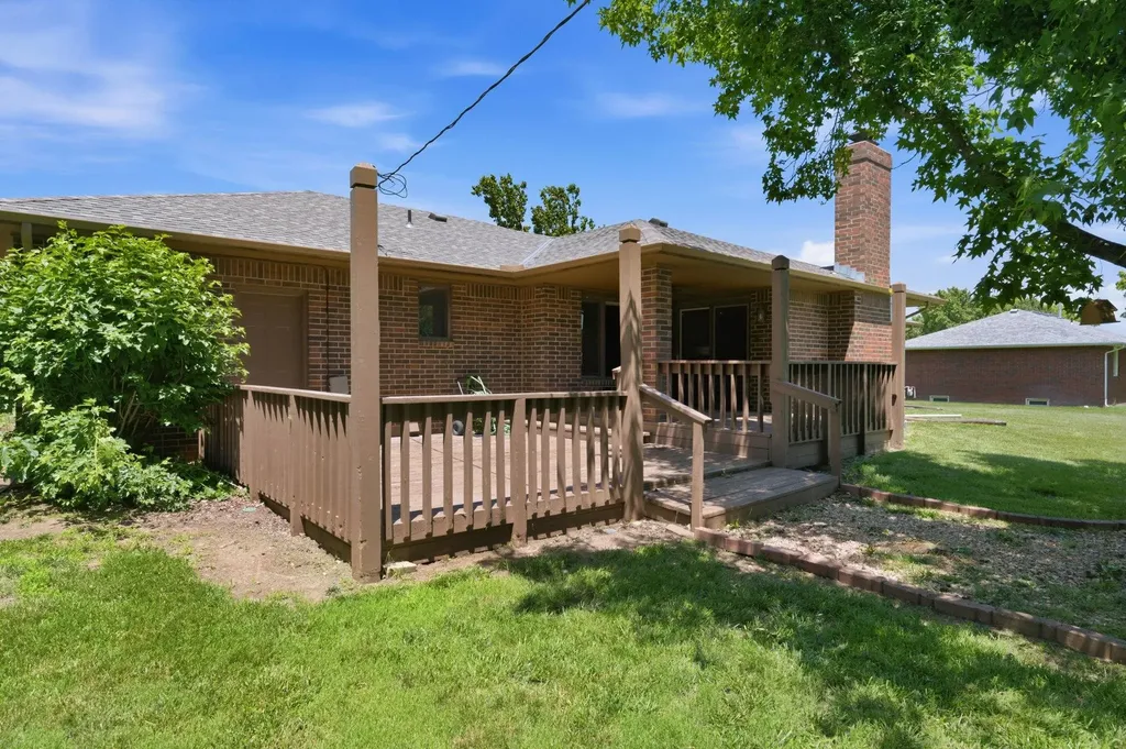 9A E Woodland Drive Augusta KS 67010