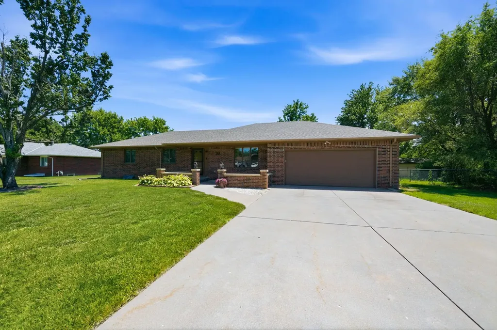 9A E Woodland Drive Augusta KS 67010