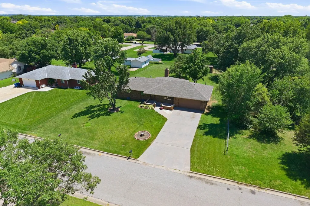 9A E Woodland Drive Augusta KS 67010
