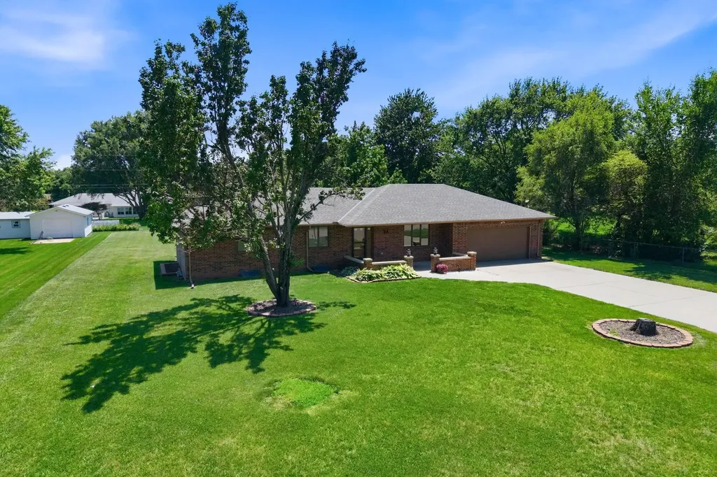9A E Woodland Drive Augusta KS 67010