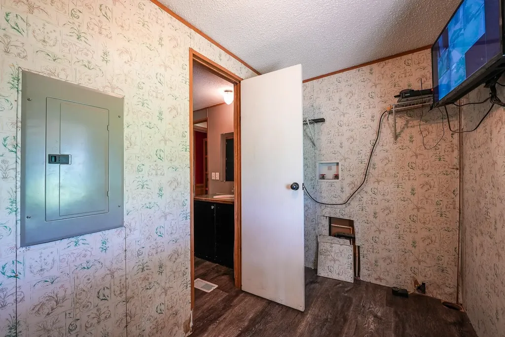 8732 SE 30th Street El Dorado KS 67042