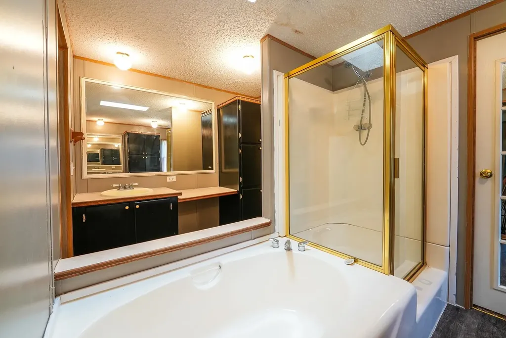 8732 SE 30th Street El Dorado KS 67042