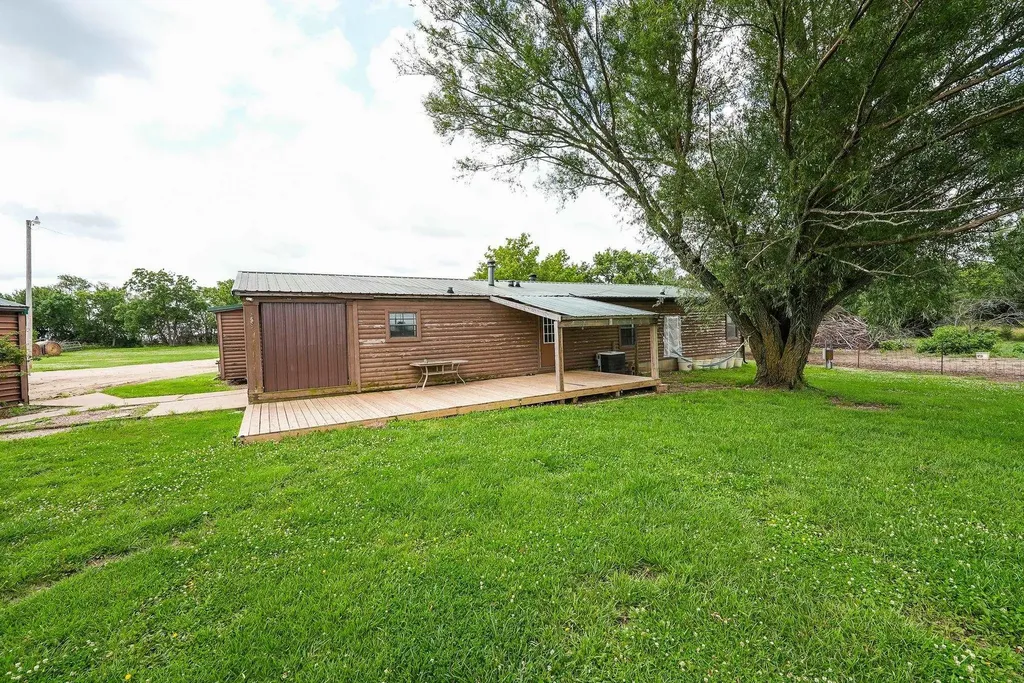8732 SE 30th Street El Dorado KS 67042