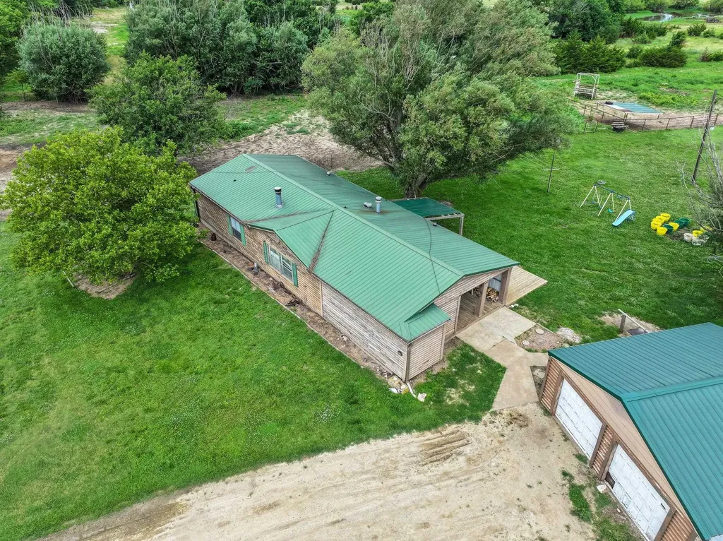 8732 SE 30th Street El Dorado KS 67042