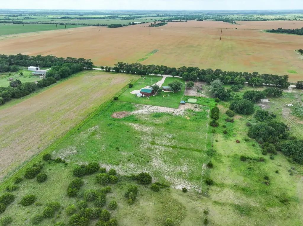 8732 SE 30th Street El Dorado KS 67042