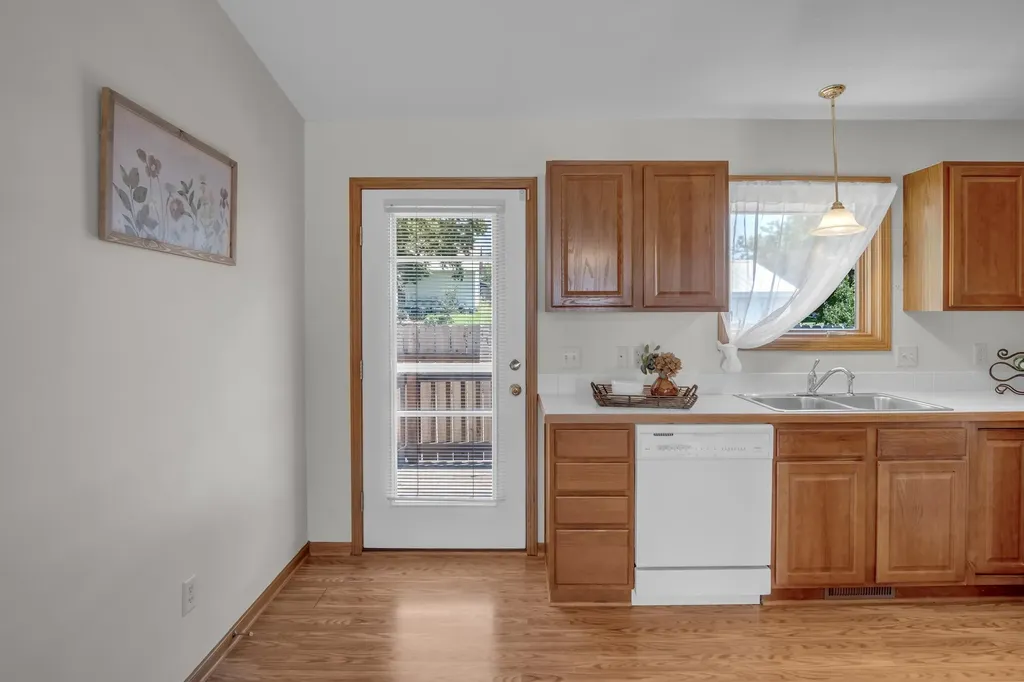 321 E 12th Newton KS 67114