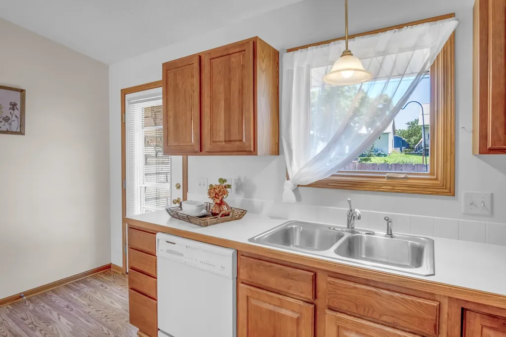 321 E 12th Newton KS 67114