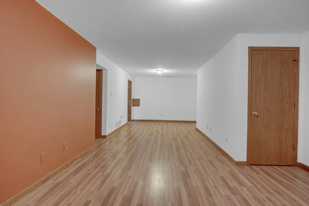 321 E 12th Newton KS 67114