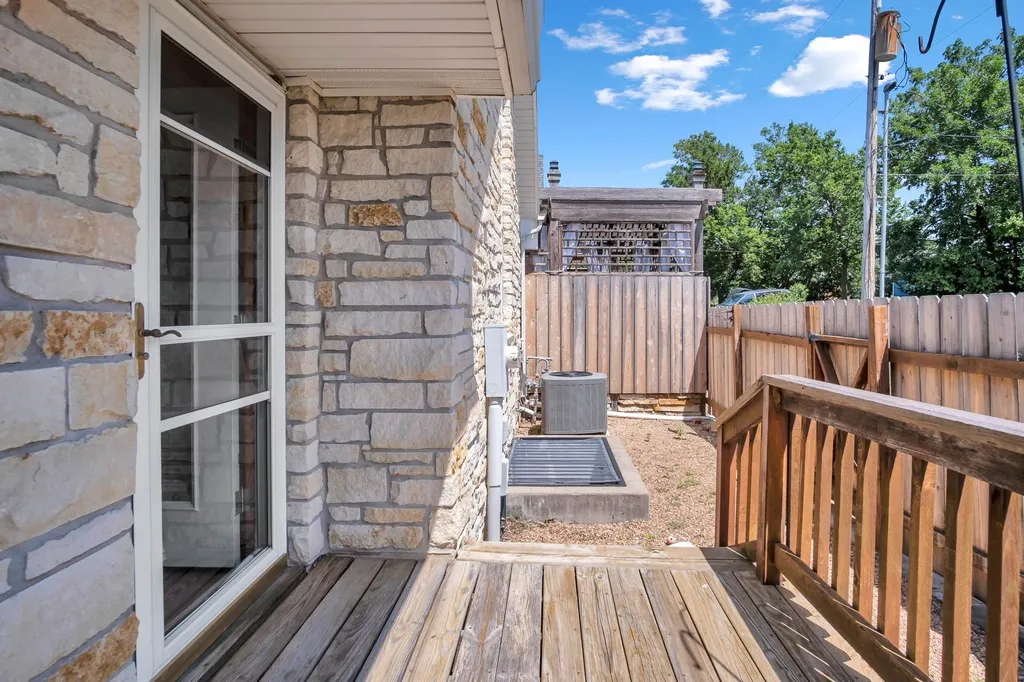 321 E 12th Newton KS 67114