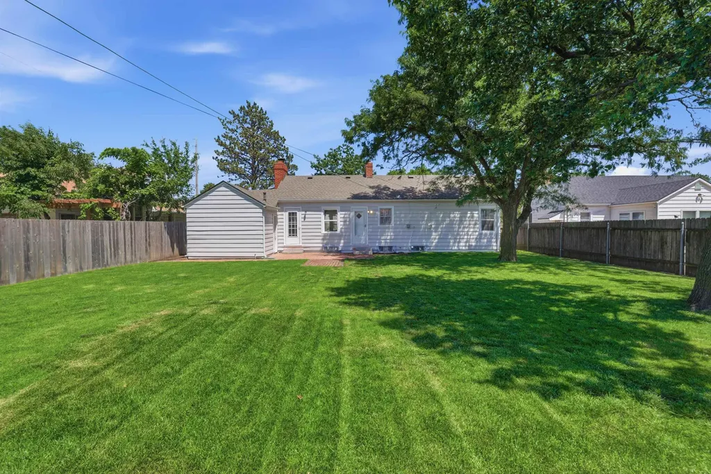 451 N Pinecrest Avenue Wichita KS 67208-4124