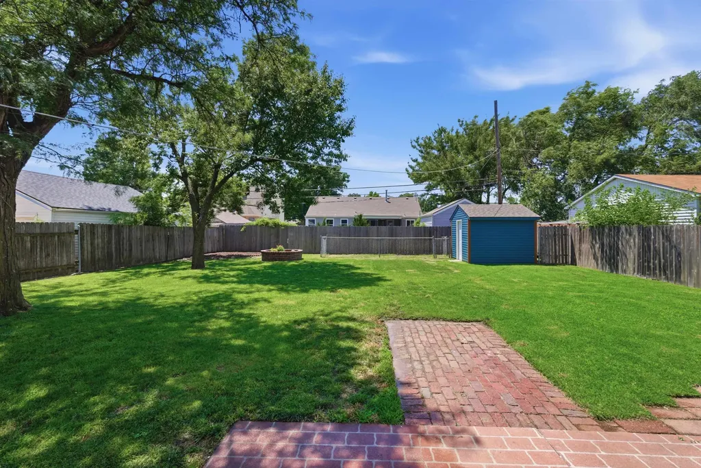 451 N Pinecrest Avenue Wichita KS 67208-4124