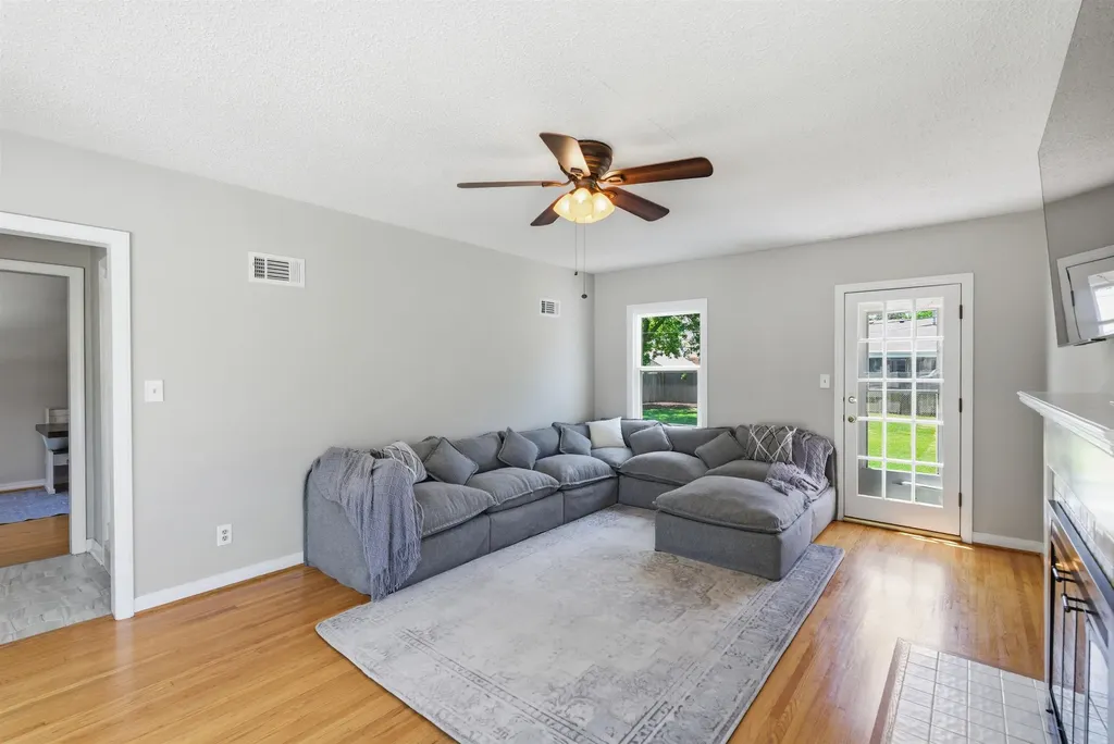 451 N Pinecrest Avenue Wichita KS 67208-4124