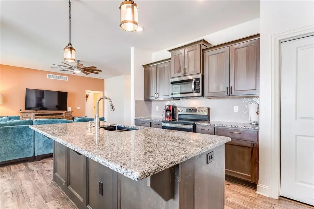 1269 N Forestview Court Wichita KS 67235