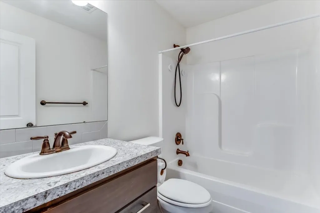 1269 N Forestview Court Wichita KS 67235