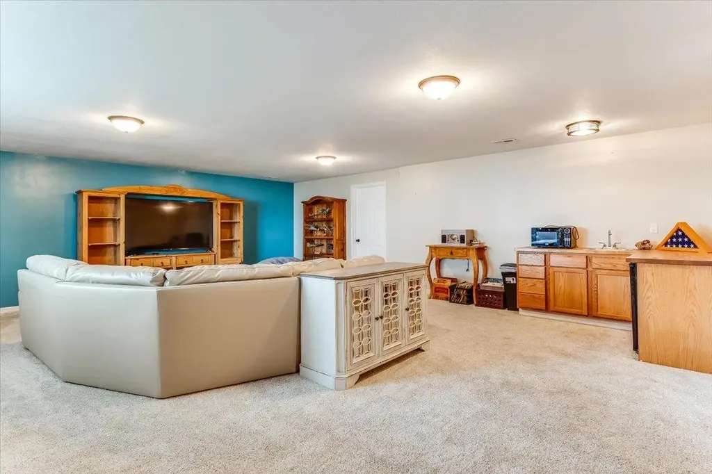 1269 N Forestview Court Wichita KS 67235