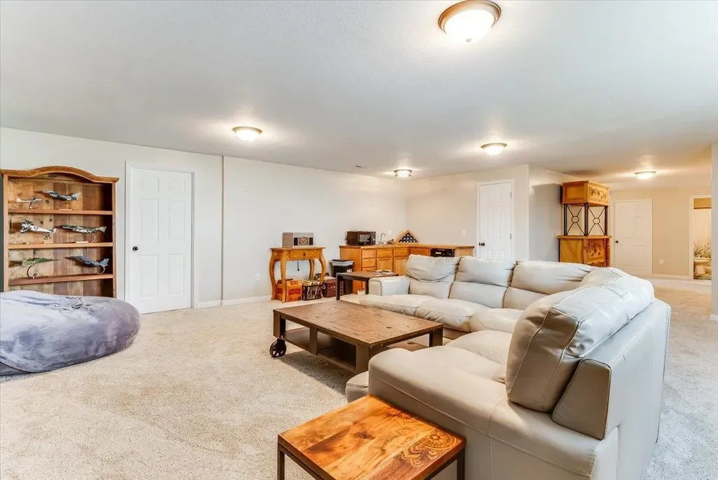 1269 N Forestview Court Wichita KS 67235