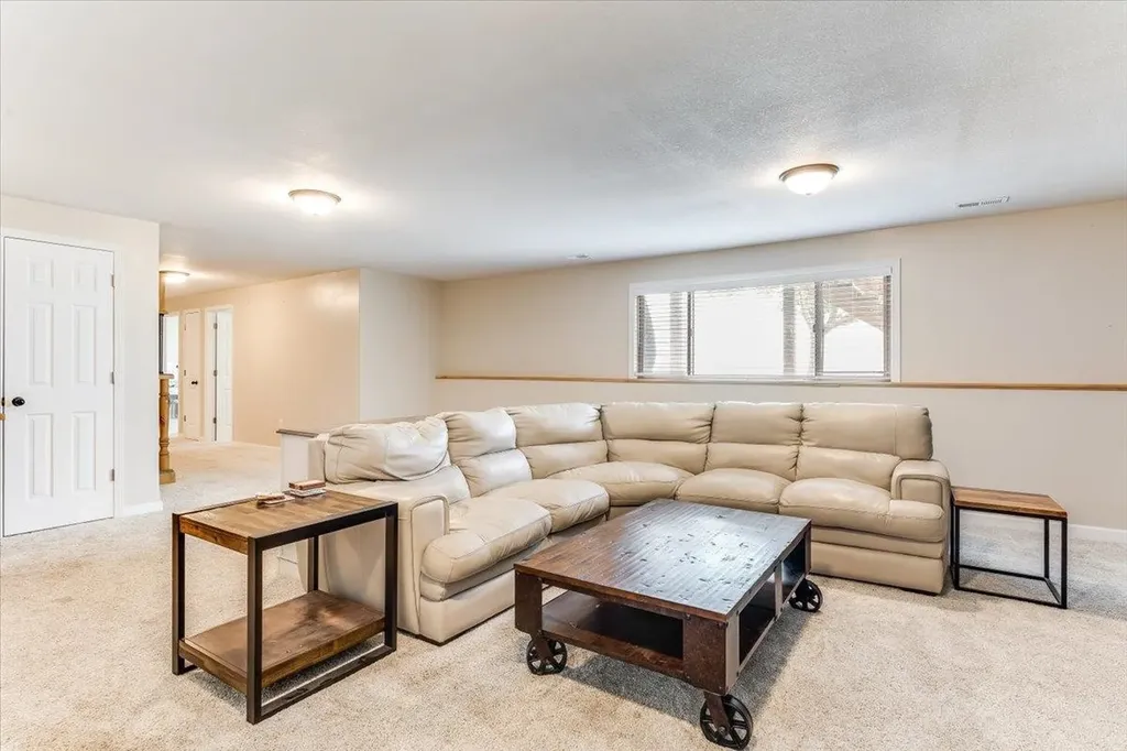 1269 N Forestview Court Wichita KS 67235