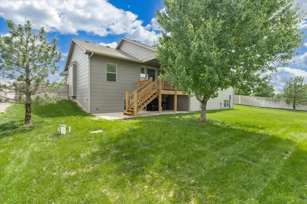 1269 N Forestview Court Wichita KS 67235