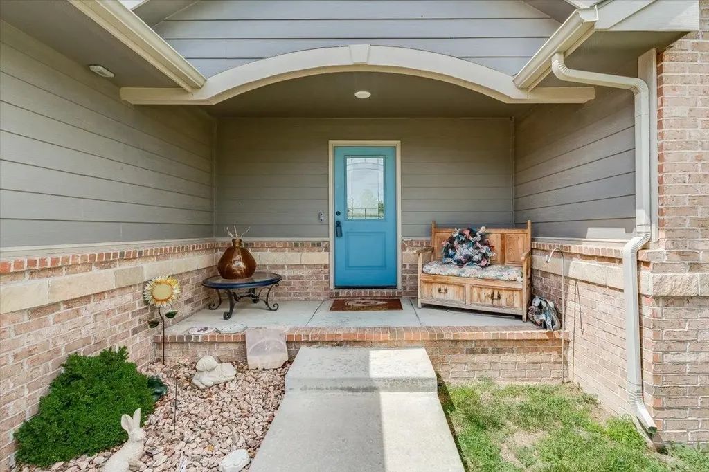 1269 N Forestview Court Wichita KS 67235