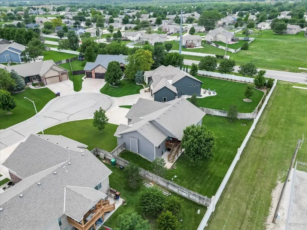 1269 N Forestview Court Wichita KS 67235