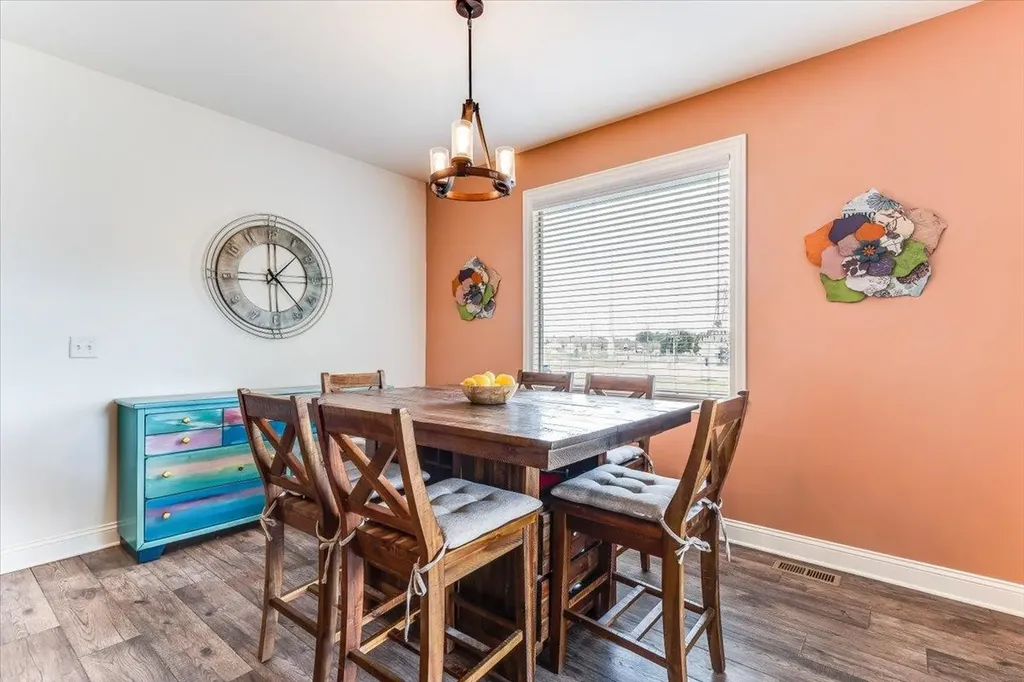 1269 N Forestview Court Wichita KS 67235
