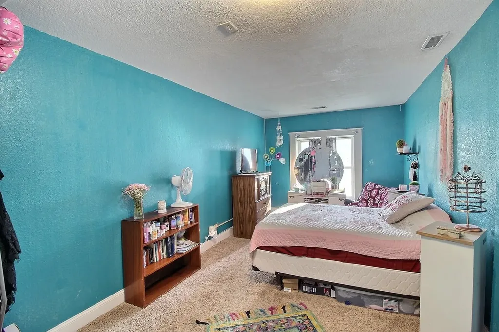 2322 S Palisade Wichita KS 67213