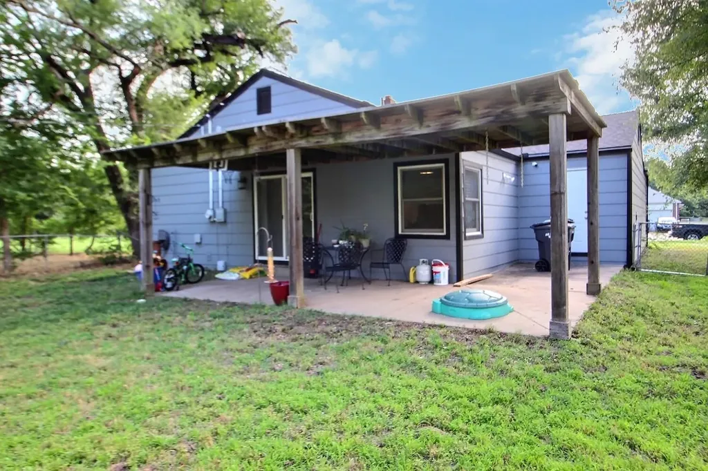 2322 S Palisade Wichita KS 67213