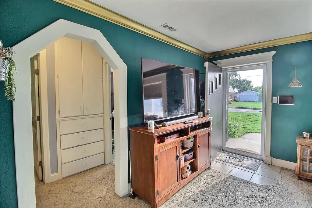 2322 S Palisade Wichita KS 67213