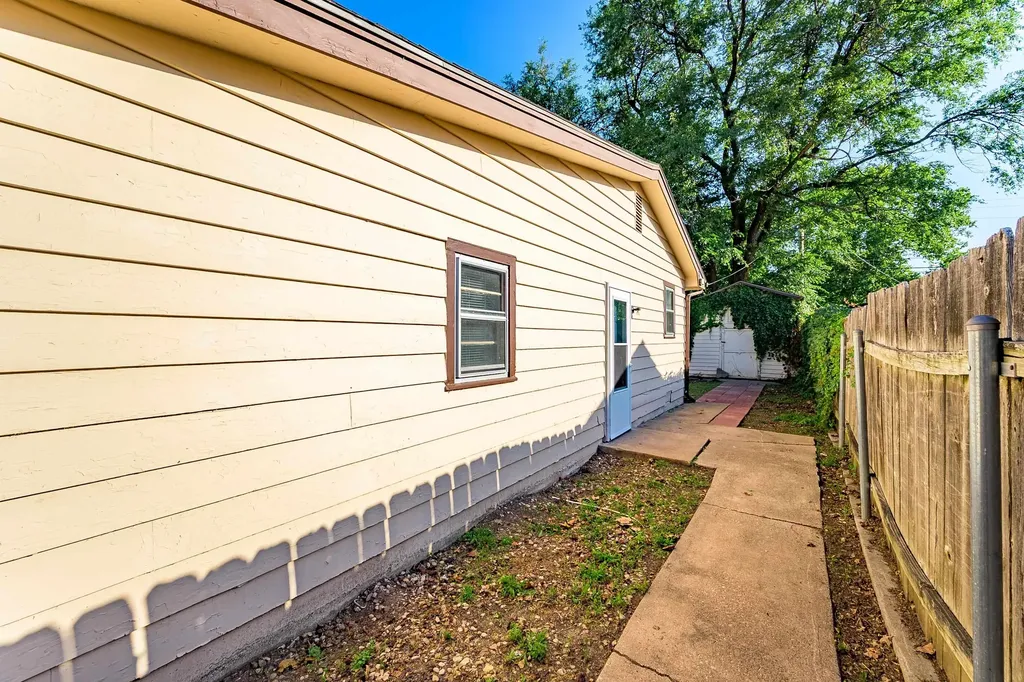 1339 N El Paso Drive Derby KS 67037