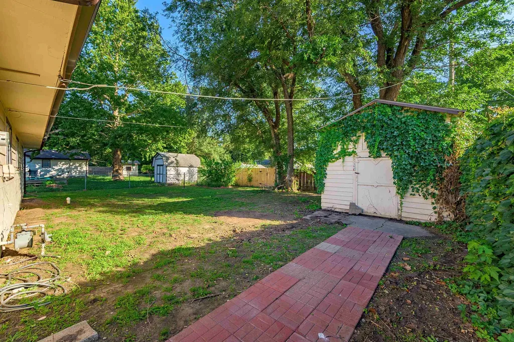 1339 N El Paso Drive Derby KS 67037