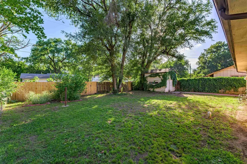 1339 N El Paso Drive Derby KS 67037
