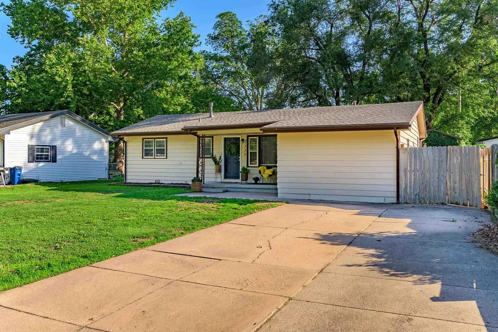 1339 N El Paso Drive Derby KS 67037