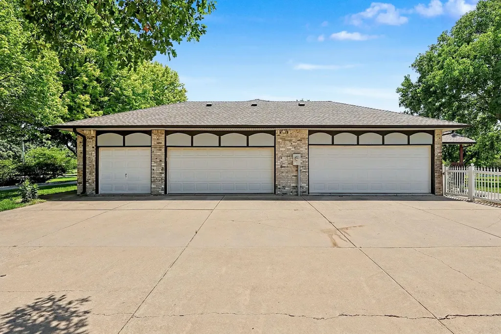 8425 S Lulu Avenue Haysville KS 67060