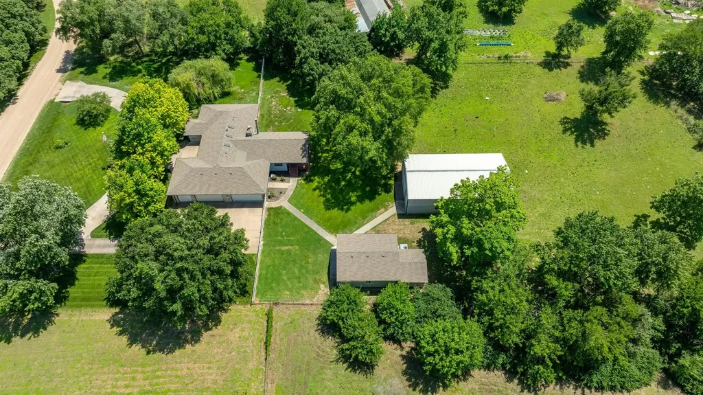 8425 S Lulu Avenue Haysville KS 67060