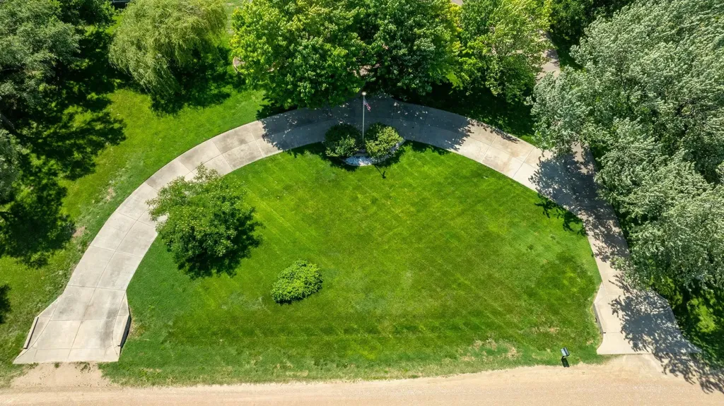 8425 S Lulu Avenue Haysville KS 67060