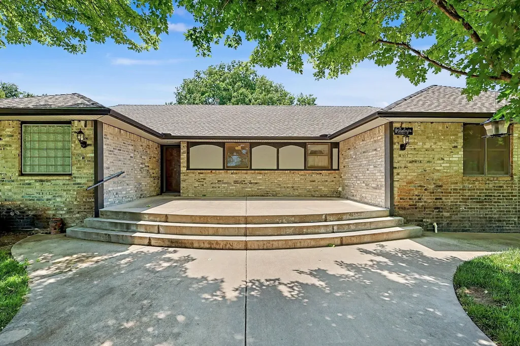 8425 S Lulu Avenue Haysville KS 67060