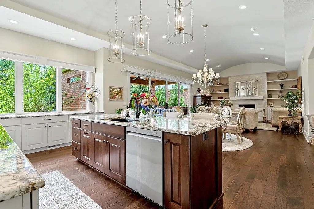 1607 N Red Oaks Wichita KS 67206
